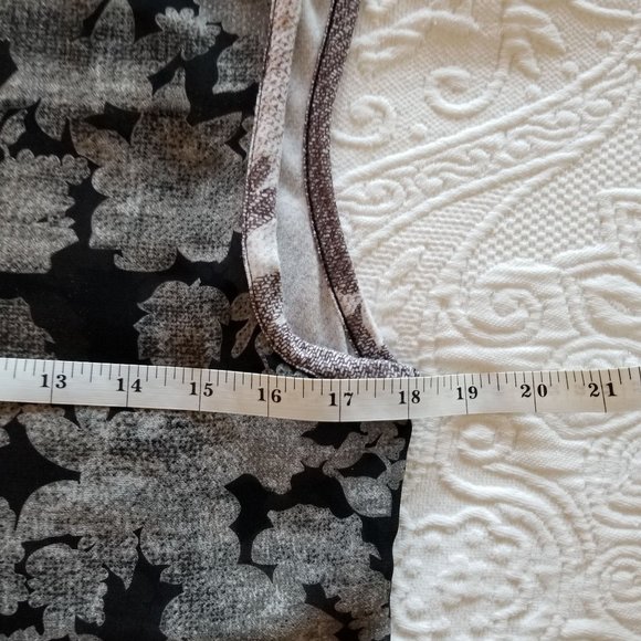 CAbi "Tango" Sleeveless Blouse - Size Small - Picture 7 of 9